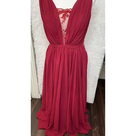 JJs House Dresses Nwt Jjs House Burgundy Trumpetmermaid Vneck Sweep